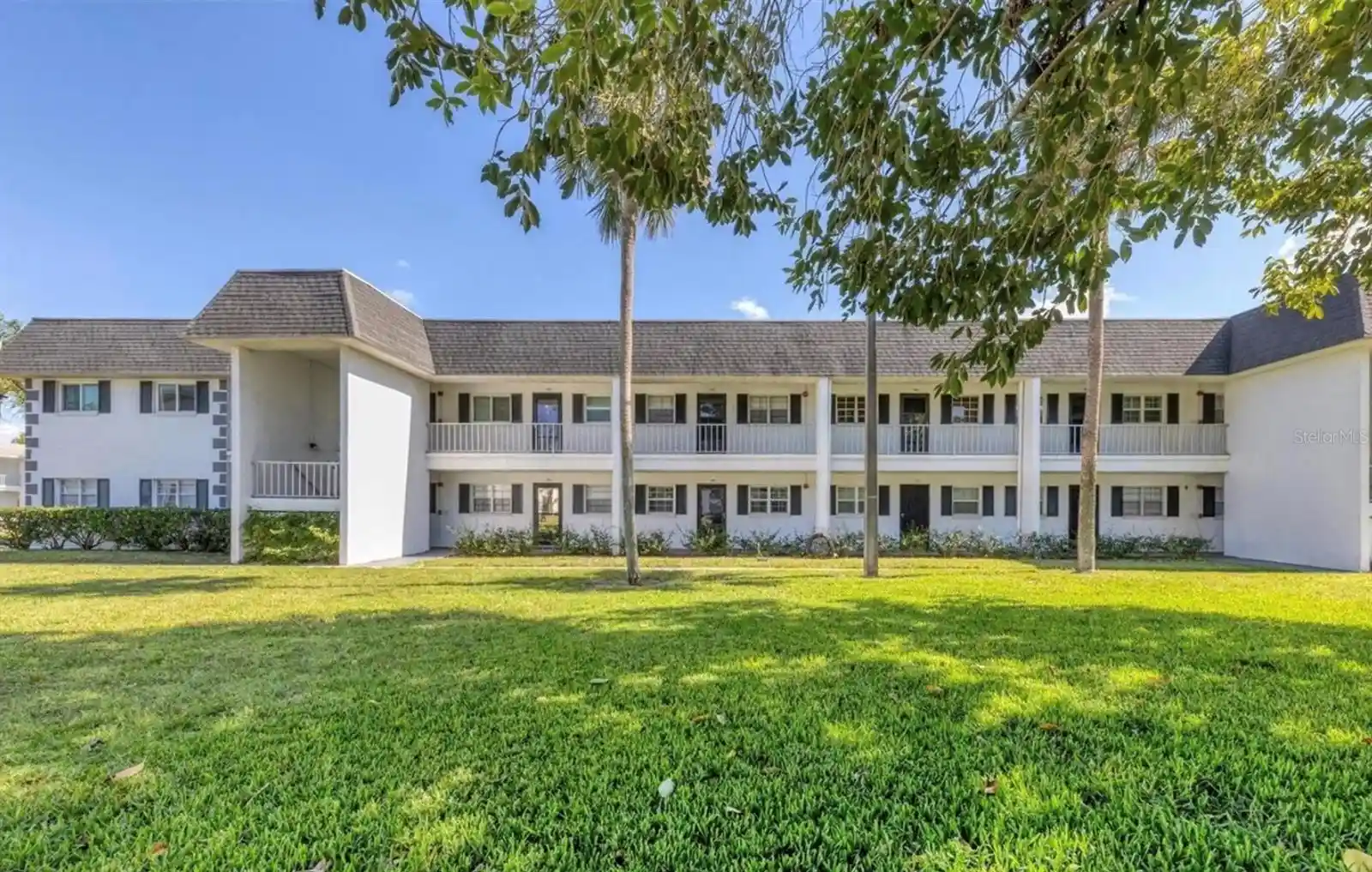 Listing Photo 1 - Condo for sale in 105 47Th Ave Dr W located at 105 47Th Ave Dr W, Bradenton, FL 34207 - Unit #377