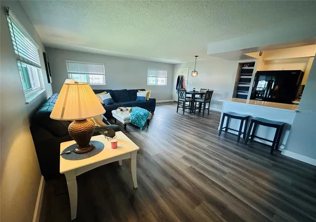 Photo 4 of Condo for sale at 105 47th Avenue Dr W #377, Bradenton, FL 34207 | MLS# A4705974 | Listing updated on 2026-09-15