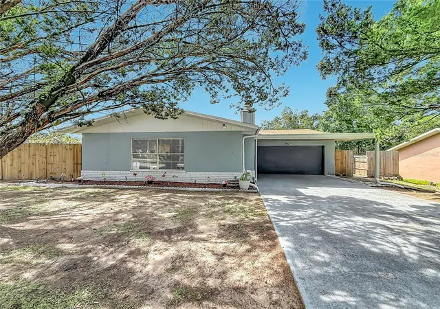 Photo 3 of Single family home for sale at 510 Sapphire Ln, Ocala, FL 34472 | MLS# OM732210 | Listing updated on 2026-09-15