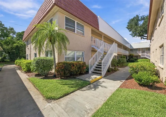 Photo 2 of Condo for sale at 10036 63rd Avenue N #26, Saint Petersburg, FL 33708 | MLS# TB8548342 | Listing updated on 2026-09-26