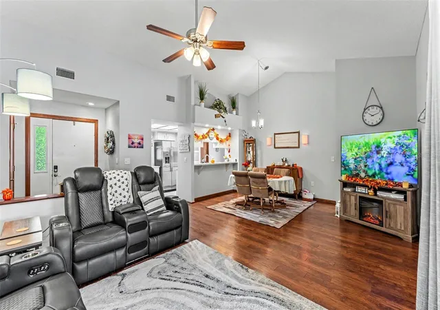 Photo 4 of Single family home for sale at 6352 Butternut Dr, Lakeland, FL 33813 | MLS# L4965041 | Listing updated on 2026-09-28