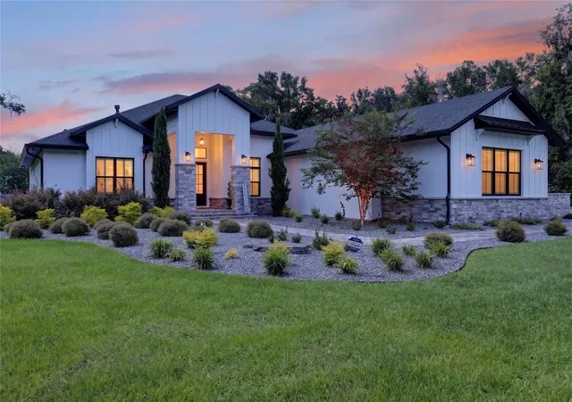 Photo 1 of Single family home for sale at 1060 Se 52nd Court, Ocala, FL 34471 | MLS# OM732212 | Listing updated on 2026-09-22