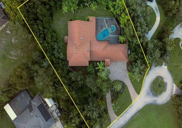 Photo 3 of Mansion for sale at 817 Hail Ct, Port Orange, FL 32127 | MLS# V4951262 | Listing updated on 2026-10-02