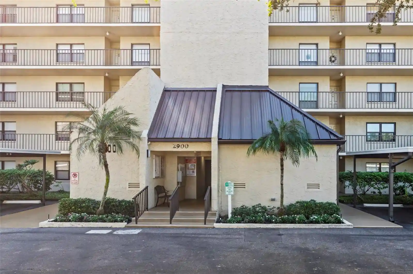 Listing Photo 1 - Condo for sale in 2900 Cvs Cay Dr located at 2900 Cvs Cay Dr, Clearwater, FL 33760 - Unit #4B