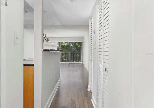 Listing Photo 5 - Condo for sale in building located at 2900 Cvs Cay Dr, Clearwater, FL 33760 - Unit #4B
