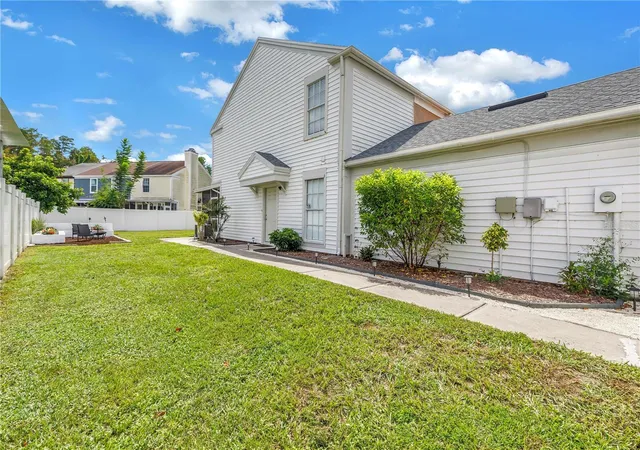 Townhouse for sale at 6240 Oak Cluster Cir, TAMPA, FL 33634 | MLS# TB8548355