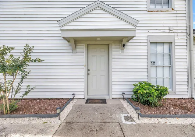 Photo 3 of Townhouse for sale at 6240 Oak Cluster Cir, Tampa, FL 33634 | MLS# TB8548355 | Listing updated on 2026-09-28