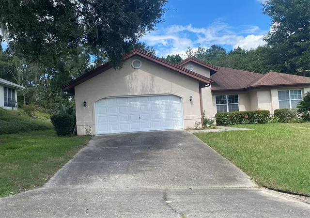 Photo 2 of Single family home for sale at 11492 Sw 82nd Court Rd, Ocala, FL 34481 | MLS# OM732214 | Listing updated on 2026-09-21