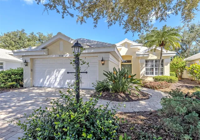 Single family home for sale at 554 Fallbrook Dr, VENICE, FL 34292 | MLS# N6145754