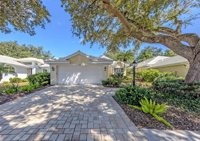 Photo 1 of Single family home for sale at 554 Fallbrook Dr, Venice, FL 34292 | MLS# N6145754 | Listing updated on 2026-09-27