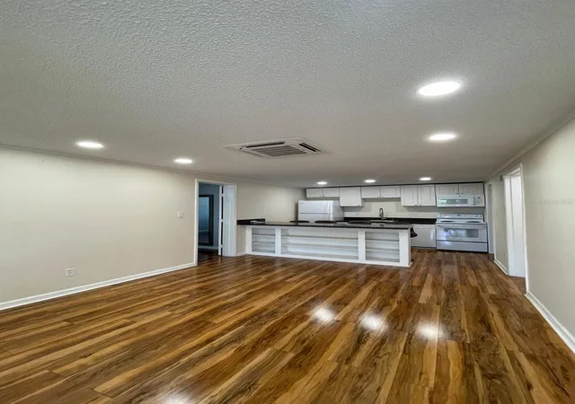 Photo 2 of Townhouse for sale at 4283 E Michigan St #4283, Orlando, FL 32812 | MLS# O6441530 | Listing updated on 2026-09-15