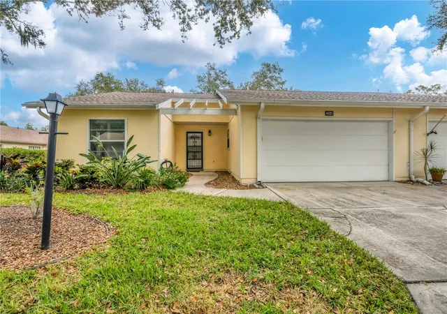 Photo 1 of Single family home for sale at 4021 Oakhurst Dr #3121, Sarasota, FL 34233 | MLS# A4705984 | Listing updated on 2026-10-01