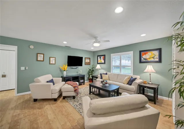 Photo 3 of Single family home for sale at 4021 Oakhurst Dr #3121, Sarasota, FL 34233 | MLS# A4705984 | Listing updated on 2026-10-01