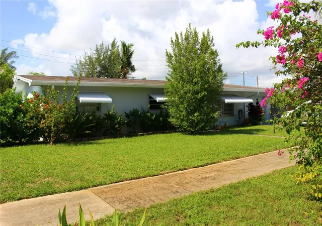 Photo 2 of Single family home for sale at 1931 Ramsey Dr, Lake Worth Beach, FL 33461 | MLS# O6441533 | Listing updated on 2026-09-23
