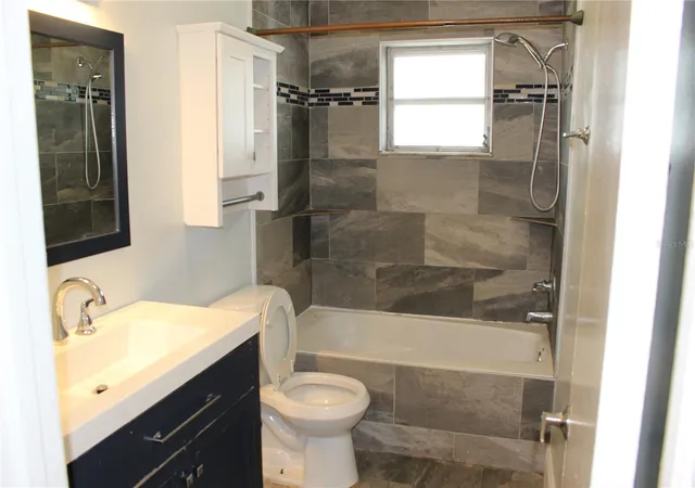 Photo 4 of Single family home for sale at 1931 Ramsey Dr, Lake Worth Beach, FL 33461 | MLS# O6441533 | Listing updated on 2026-09-23
