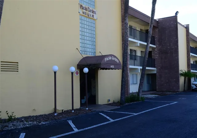 Photo 4 of Condo for sale at 4435 1st Street NE #111, Saint Petersburg, FL 33703 | MLS# TB8548370 | Listing updated on 2026-09-19