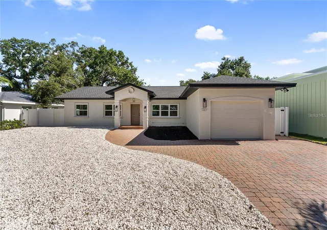 Single family home for sale at 1881 Orchid St, SARASOTA, FL 34239 | MLS# A4705989