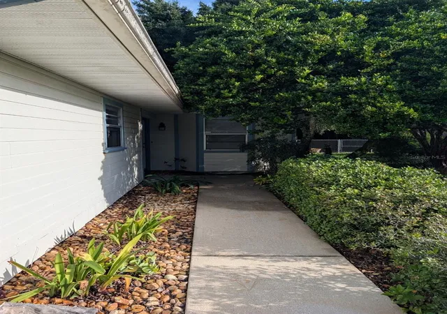 Photo 1 of Single family home for sale at 2407 South Ave, Leesburg, FL 34748 | MLS# OM732217 | Listing updated on 2026-09-16