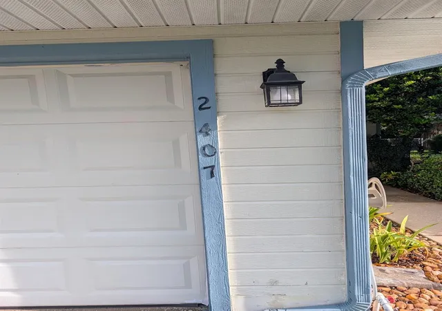 Photo 2 of Sale Pending at 2407 South Ave, Leesburg, FL 34748 | MLS# OM732217 | Listing updated on 2026-10-05