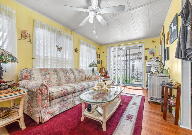 Photo 4 of Manufactured home for sale at 8 Woodland Cir, Haines City, FL 33844 | MLS# L4965045 | Listing updated on 2026-09-22