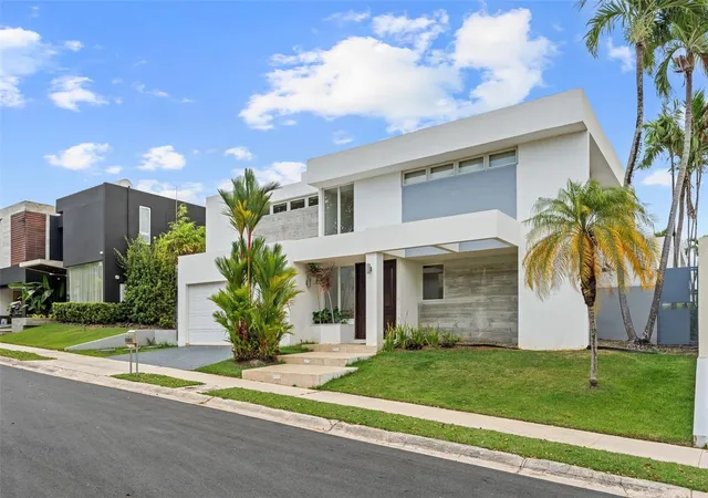 Photo 1 of Single family home for sale at N 19 Los Gavilanes, Guaynabo, PR 00969 | MLS# PR9124149 | Listing updated on 2026-09-14