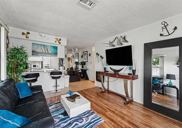 Listing Photo 5 - Condo for sale in building located at 4333 Tahitian Gdns Cir, HOLIDAY, FL 34691 - Unit #A