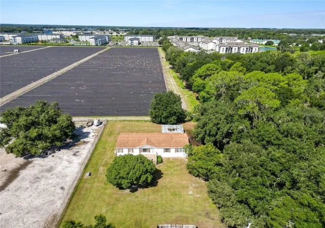 Photo 2 of Manufactured home for sale at 3003 Gerald Hall Rd, Plant City, FL 33566 | MLS# L4965046 | Listing updated on 2026-09-29