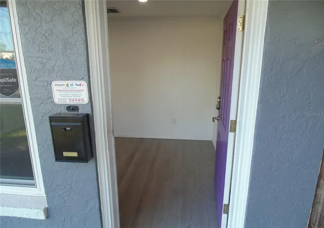 Photo 3 of Single family home for sale at 1007 Ne 2nd Street, Ocala, FL 34470 | MLS# OM732224 | Listing updated on 2026-09-22