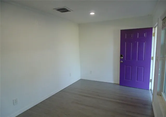 Photo 4 of Single family home for sale at 1007 NE 2nd Street, Ocala, FL 34470 | MLS# OM732224 | Listing updated on 2026-09-23