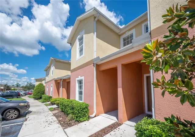 Photo 3 of Sale Pending at 4176 Shade Tree Ln, Lakeland, FL 33812 | MLS# L4965049 | Listing updated on 2026-09-24
