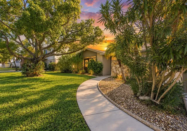 Photo 2 of Single family home for sale at 4108 Daisy Dr, Hernando Beach, FL 34607 | MLS# W7889498 | Listing updated on 2026-09-19