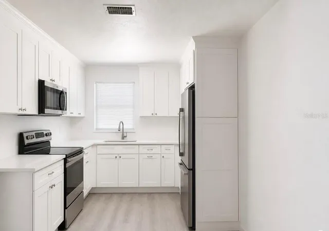 Photo 2 of Single family home for sale at 2331 Nansen Ave, Orlando, FL 32817 | MLS# O6441573 | Listing updated on 2026-10-04