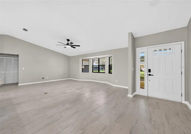 Photo 3 of Single family home for sale at 21506 Queen Anne Ct, Leesburg, FL 34748 | MLS# O6441580 | Listing updated on 2026-09-19