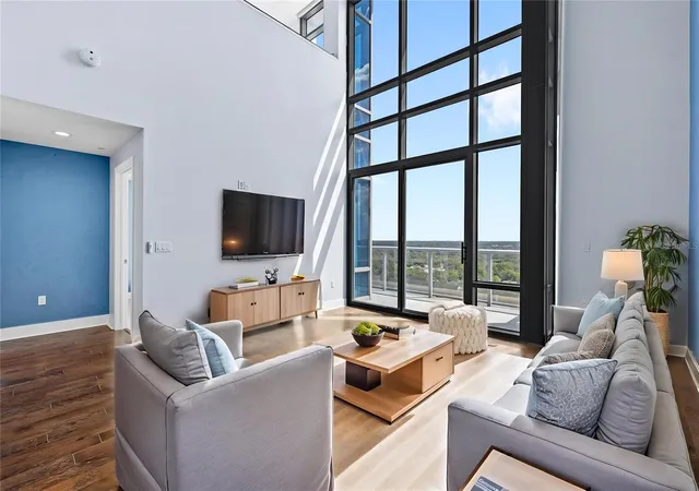Photo 3 of Condo for sale at 260 S Osceola Ave #1611, Orlando, FL 32801 | MLS# O6441584 | Listing updated on 2026-09-23