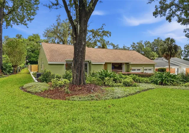 Photo 2 of Single family home for sale at 828 Brookwood Dr, Lakeland, FL 33813 | MLS# L4965051 | Listing updated on 2026-10-09