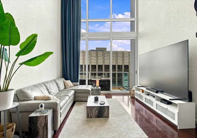 Photo 3 of Condo for sale at 150 E Robinson St #1421, Orlando, FL 32801 | MLS# O6441593 | Listing updated on 2026-10-07