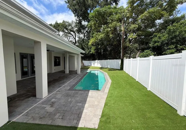 Photo 3 of Single family home for sale at 2234 Howard Dr, Winter Park, FL 32789 | MLS# O6441596 | Listing updated on 2026-10-13