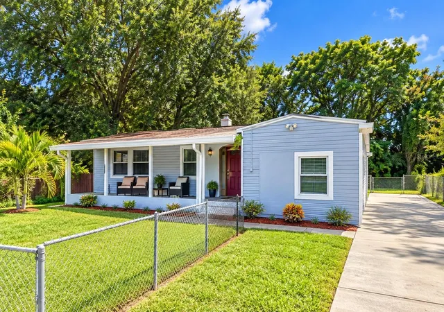 Photo 2 of Single family home for sale at 1624 Grand St, Orlando, FL 32805 | MLS# O6441597 | Listing updated on 2026-09-24