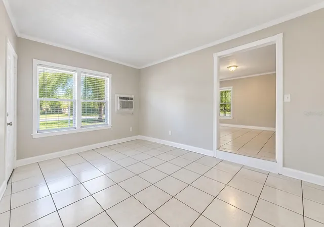 Photo 3 of Single family home for sale at 1624 Grand St, Orlando, FL 32805 | MLS# O6441597 | Listing updated on 2026-09-24