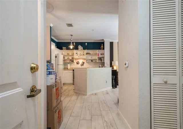 Photo 3 of Sale Pending at 3605 Conroy Rd #516, Orlando, FL 32839 | MLS# O6441601 | Listing updated on 2026-09-18
