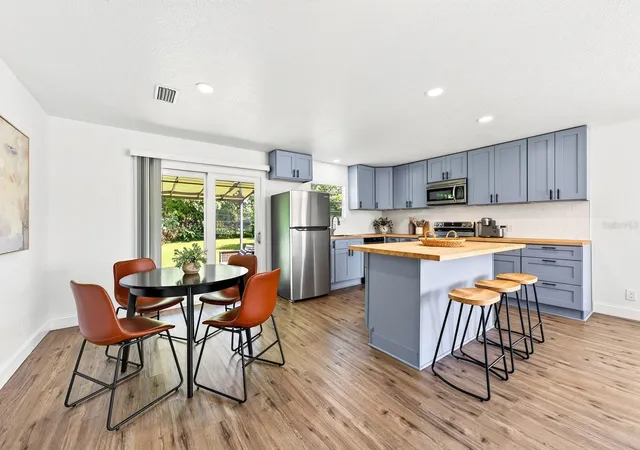 Photo 3 of Single family home for sale at 401 E Jersey St, Orlando, FL 32806 | MLS# O6441602 | Listing updated on 2026-09-17