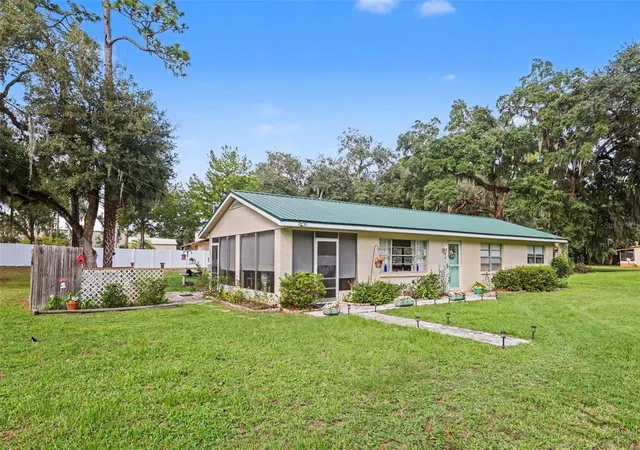 Photo 3 of Single family home for sale at 9461 W Tall Pines Ct, Crystal River, FL 34428 | MLS# TB8548418 | Listing updated on 2026-10-08
