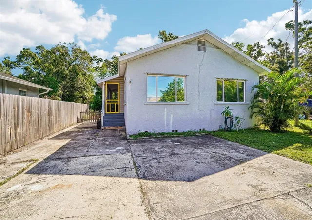 Photo 1 of Single family home for sale at 6565 Wayne St, Saint Petersburg, FL 33702 | MLS# TB8548422 | Listing updated on 2026-10-03