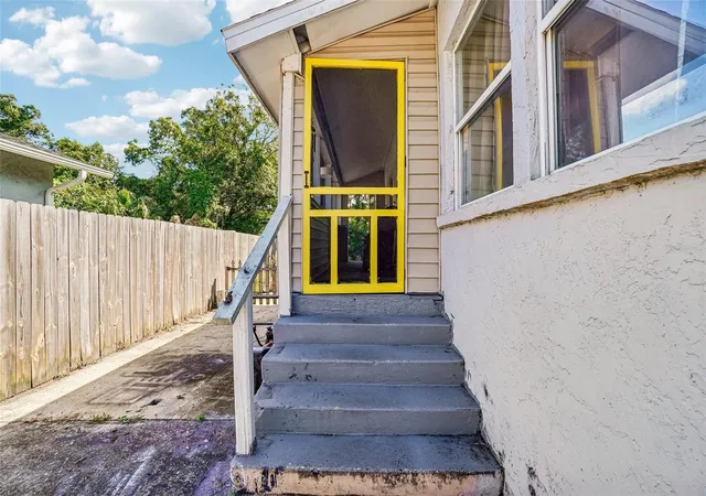 Photo 3 of Single family home for sale at 6565 Wayne St, Saint Petersburg, FL 33702 | MLS# TB8548422 | Listing updated on 2026-10-03