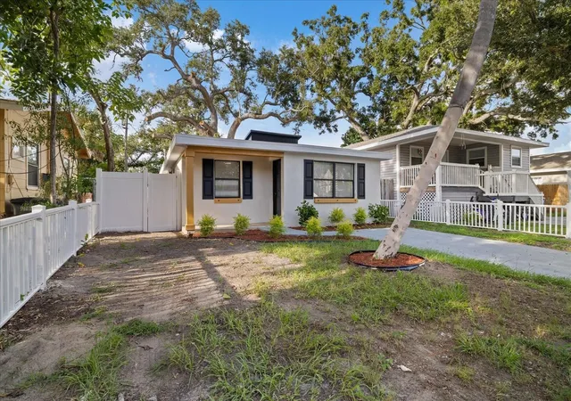Photo 2 of Single family home for sale at 1134 Engman St, Clearwater, FL 33755 | MLS# TB8548426 | Listing updated on 2026-09-15