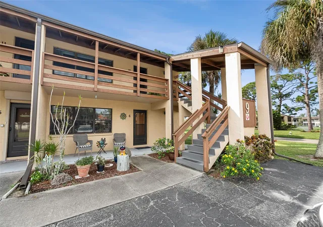 Listing Photo 5 - Condo for sale in building located at 9 Quails Run Blvd, ENGLEWOOD, FL 34223 - Unit #12