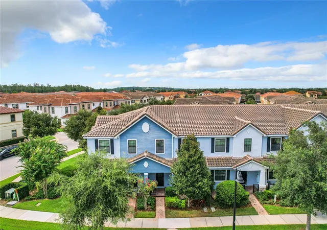 Photo 3 of Townhouse for sale at 10059 Eagle Crk Ctr Blvd, Orlando, FL 32832 | MLS# O6441612 | Listing updated on 2026-09-17