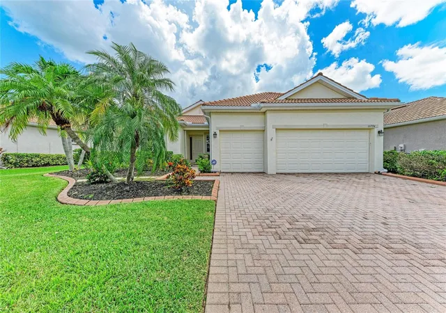 Photo 2 of Single family home for sale at 11794 Granite Woods Loop, Venice, FL 34292 | MLS# A4706010 | Listing updated on 2026-10-15