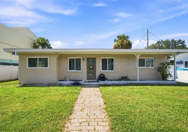 Photo 2 of Sale Pending at 1604 1st Street, Indian Rocks Beach, FL 33785 | MLS# TB8548438 | Listing updated on 2026-09-17