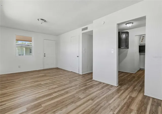 Photo 2 of Single family home for sale at 444 S Caroline St, Daytona Beach, FL 32114 | MLS# V4951271 | Listing updated on 2026-09-30